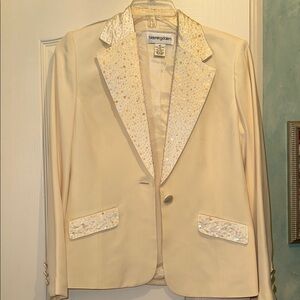 Bloomingdale’s cream sequin tuxedo, coat, jacket, size 4P🩷NWT